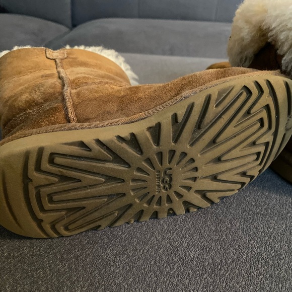 UGG boots - Picture 3 of 3